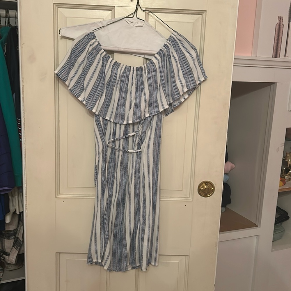 Brand: Hawaiian topic size: small color: white, navy blue, blue, and periwinkle